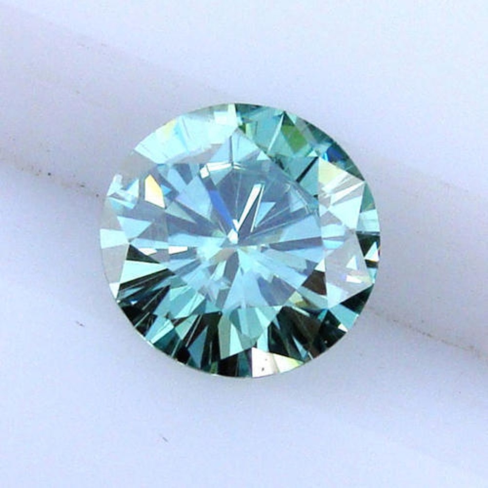 sparkling 2.56 ct Greenish Blue daimond